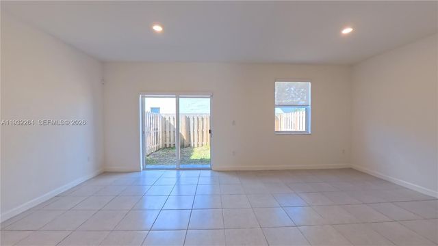 1114 SE 27th Terrace ., Homestead, FL 33035