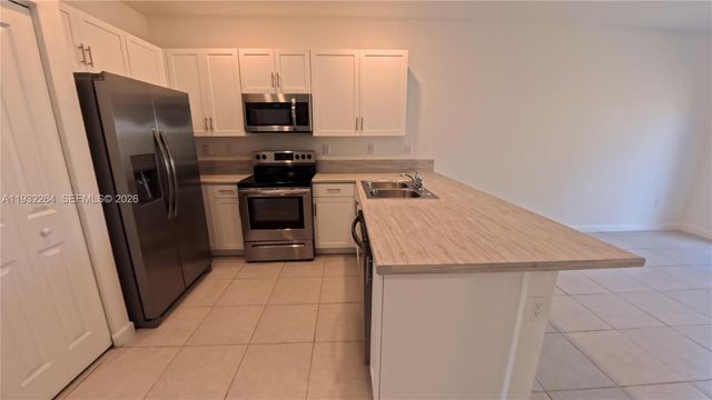 1114 SE 27th Terrace ., Homestead, FL 33035