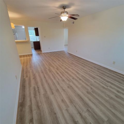 11649 Chimney Rock Road D, Houston, TX 77035