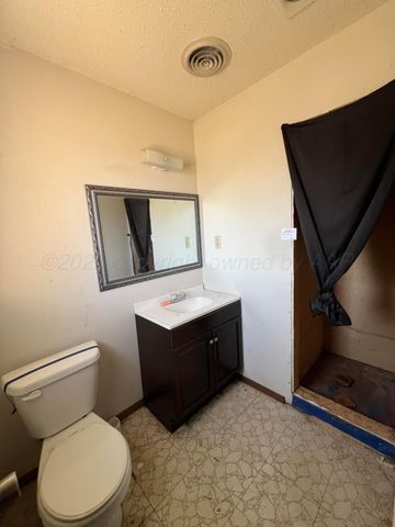 2005 N 20th Street, Memphis, TX 79245