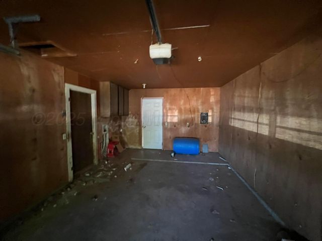 2005 N 20th Street, Memphis, TX 79245