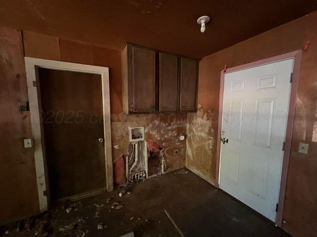 2005 N 20th Street, Memphis, TX 79245