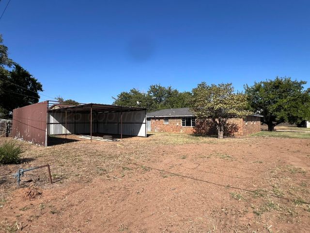 2005 N 20th Street, Memphis, TX 79245