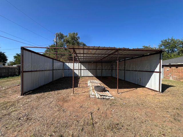 2005 N 20th Street, Memphis, TX 79245