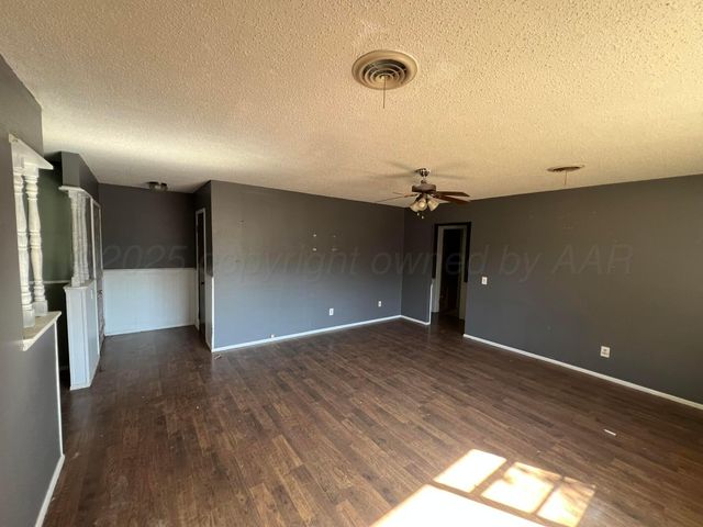 2005 N 20th Street, Memphis, TX 79245