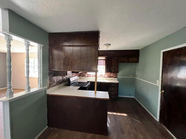 2005 N 20th Street, Memphis, TX 79245