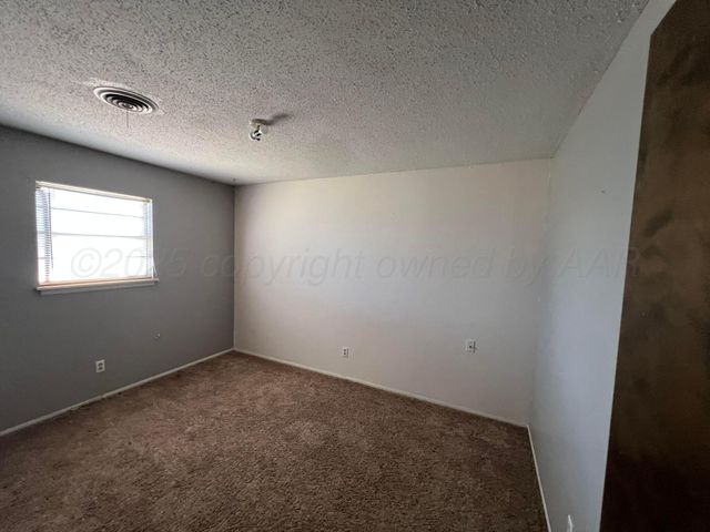 2005 N 20th Street, Memphis, TX 79245