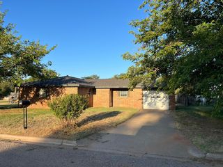 2005 N 20th Street, Memphis, TX 79245