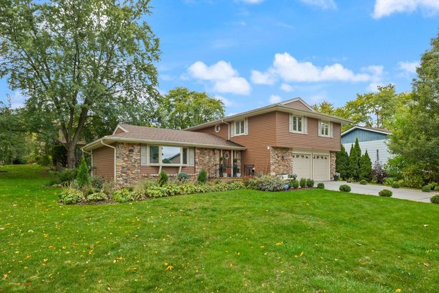 320 Pochet Lane, Schaumburg, IL 60193