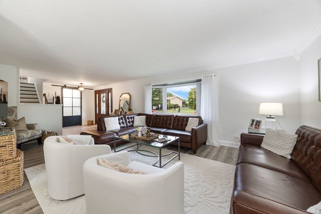 320 Pochet Lane, Schaumburg, IL 60193