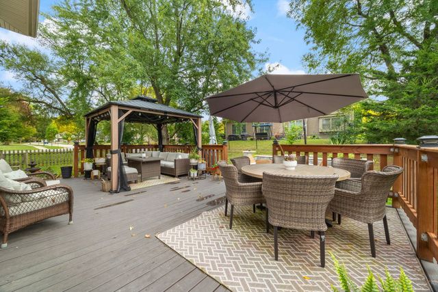 320 Pochet Lane, Schaumburg, IL 60193