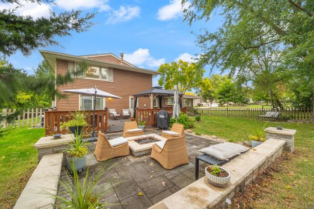 320 Pochet Lane, Schaumburg, IL 60193