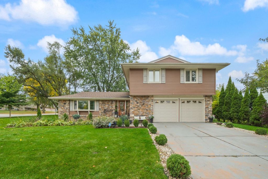 320 Pochet Lane, Schaumburg, IL 60193