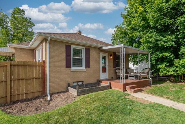 7005 40th AVENUE, Kenosha, WI 53142