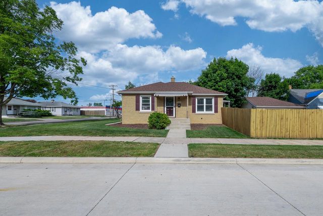 7005 40th AVENUE, Kenosha, WI 53142