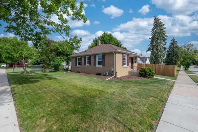 7005 40th AVENUE, Kenosha, WI 53142