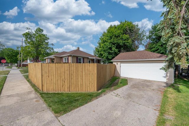 7005 40th AVENUE, Kenosha, WI 53142