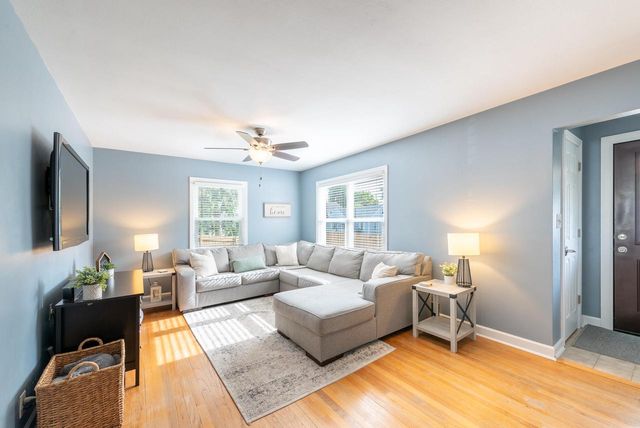 7005 40th AVENUE, Kenosha, WI 53142