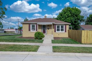 7005 40th AVENUE, Kenosha, WI 53142