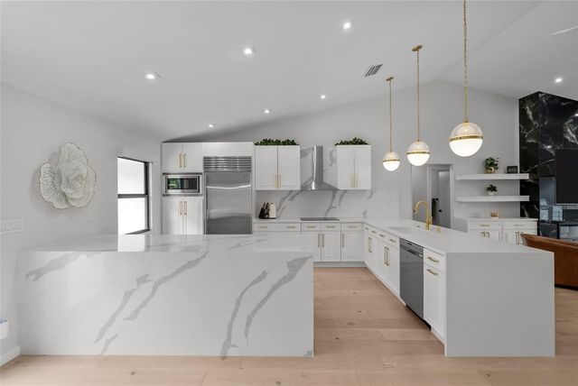 8611 Gullane Court, Palm Beach Gardens, FL 33412