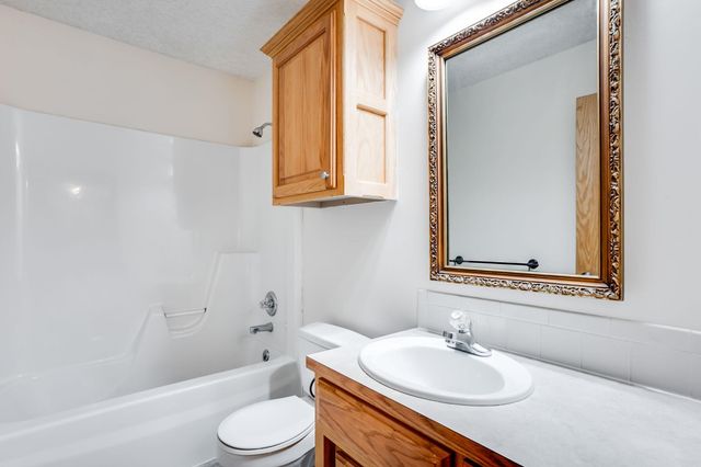 10118 W Bella Vista Ct, Wichita, KS 67212