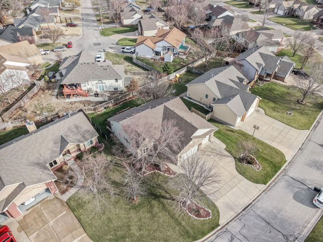 10118 W Bella Vista Ct, Wichita, KS 67212