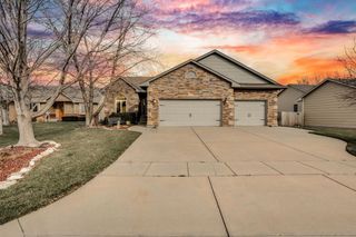 10118 W Bella Vista Ct, Wichita, KS 67212