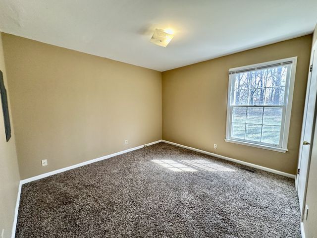 549 Donna Dr, Clarksville, TN 37042