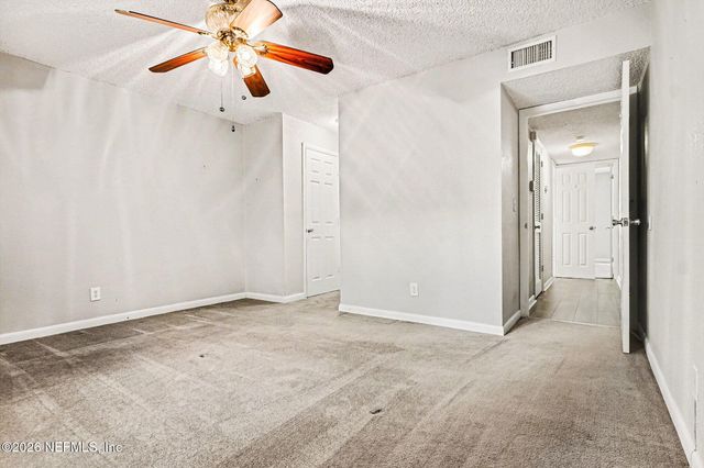 5811 ATLANTIC Boulevard 211, Jacksonville, FL 32207