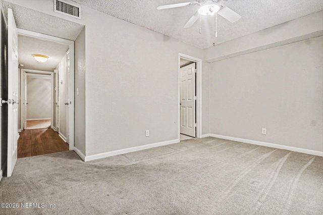 5811 ATLANTIC Boulevard 211, Jacksonville, FL 32207