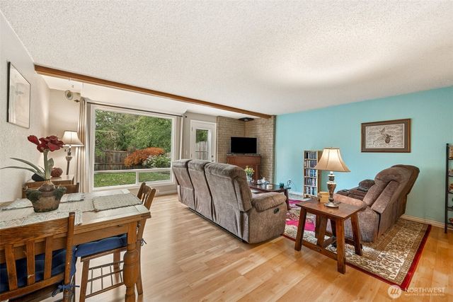 6504 109th Street E, Puyallup, WA 98373