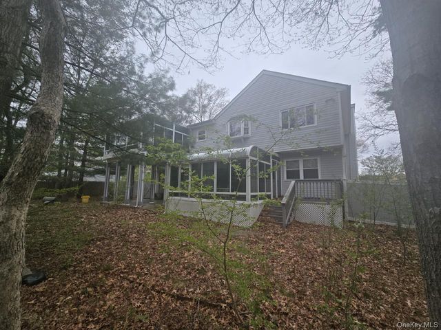 25 Pinecone Lane, Islandia, NY 11749