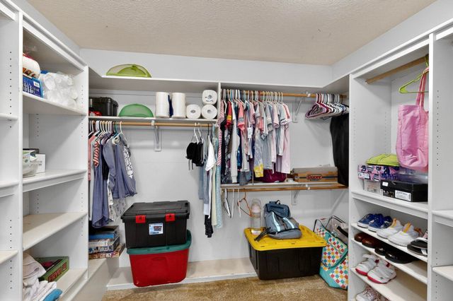 7126 CECILIA Drive SW, Albuquerque, NM 87105