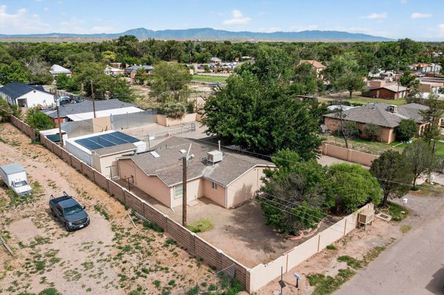 7126 CECILIA Drive SW, Albuquerque, NM 87105