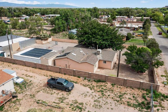 7126 CECILIA Drive SW, Albuquerque, NM 87105