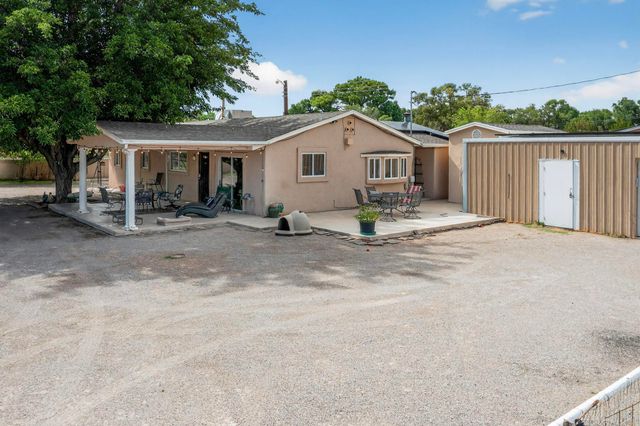 7126 CECILIA Drive SW, Albuquerque, NM 87105