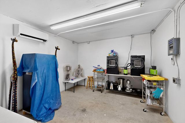 7126 CECILIA Drive SW, Albuquerque, NM 87105