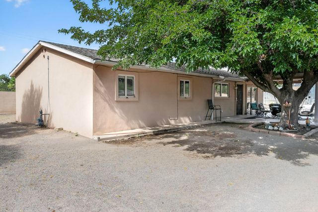 7126 CECILIA Drive SW, Albuquerque, NM 87105