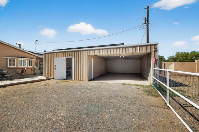 7126 CECILIA Drive SW, Albuquerque, NM 87105