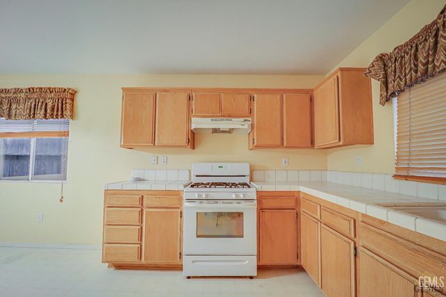 4328 Range Drive, Bakersfield, CA 93312