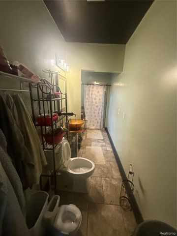 22440 Pembroke Avenue, Detroit, MI 48219
