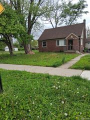 22440 Pembroke Avenue, Detroit, MI 48219