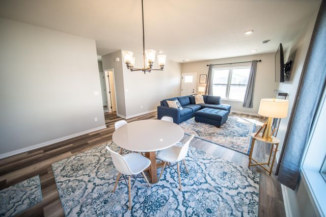 5247 Harvest Lake Drive NW, Rochester, MN 55901