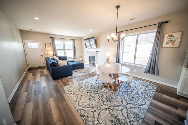 5247 Harvest Lake Drive NW, Rochester, MN 55901