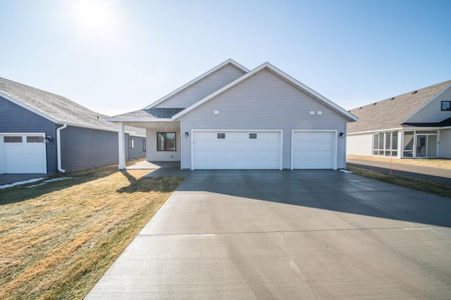 5247 Harvest Lake Drive NW, Rochester, MN 55901