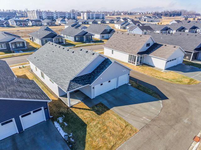 5247 Harvest Lake Drive NW, Rochester, MN 55901