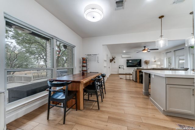 322 Dublin, Floresville, TX 78114