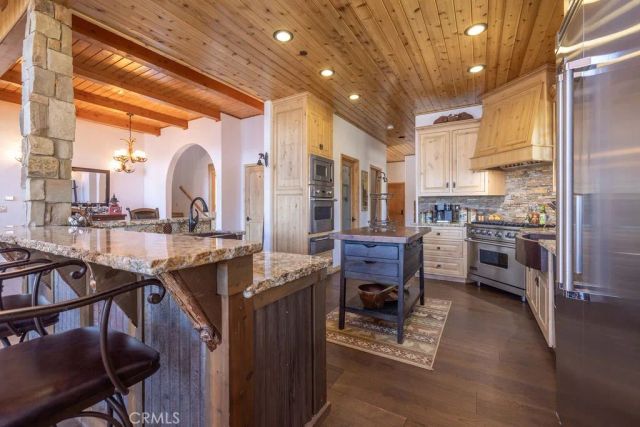 659 Cove Drive, Big Bear Lake, CA 92315