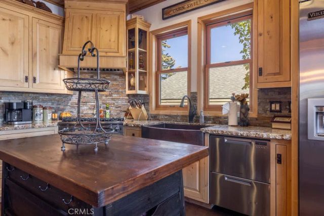 659 Cove Drive, Big Bear Lake, CA 92315