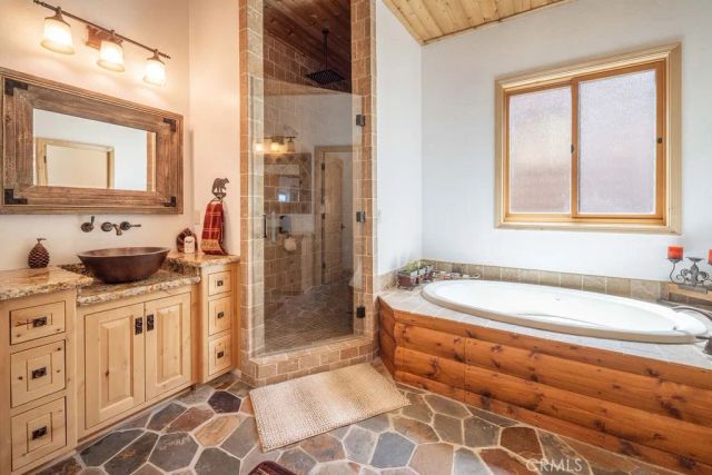 659 Cove Drive, Big Bear Lake, CA 92315